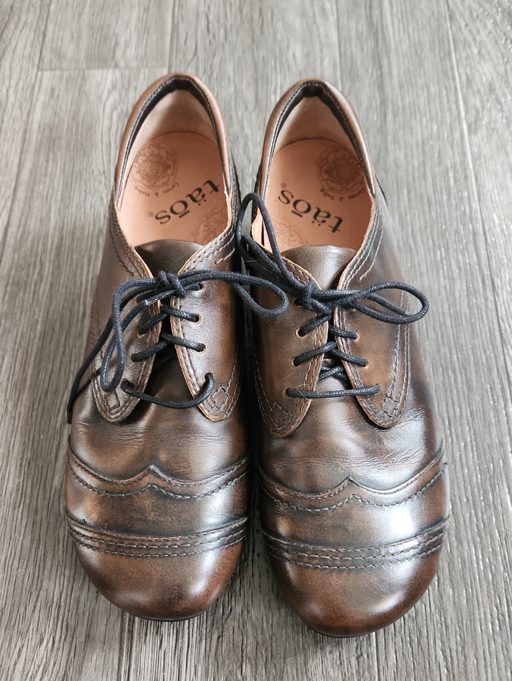 Taos Jive 2 Brown Oxford Heels 7.5